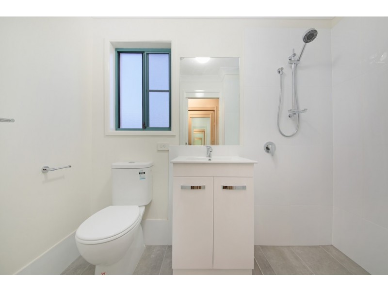 1/121 Greenacre Drive, Parkwood QLD 4214