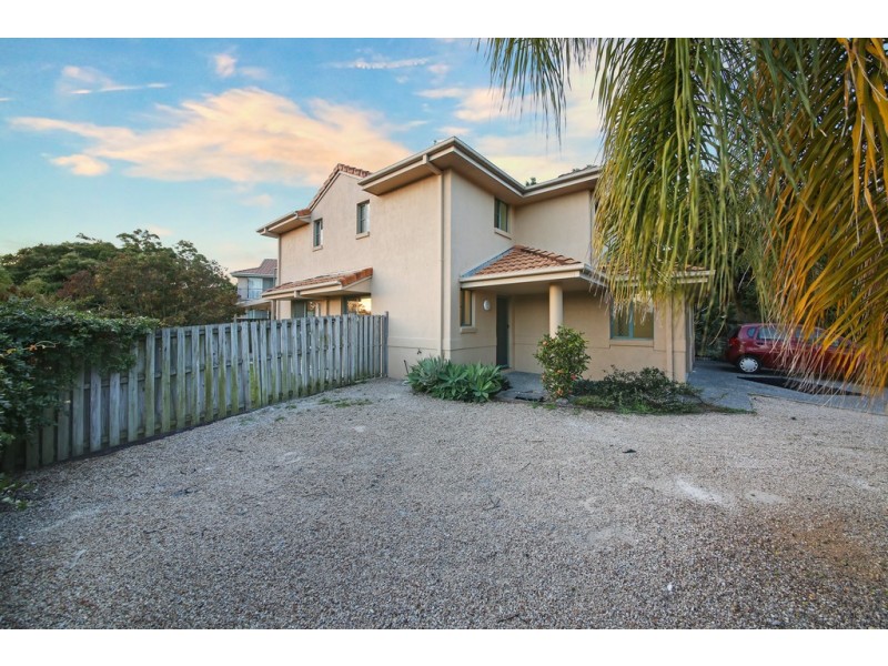 1/121 Greenacre Drive, Parkwood QLD 4214