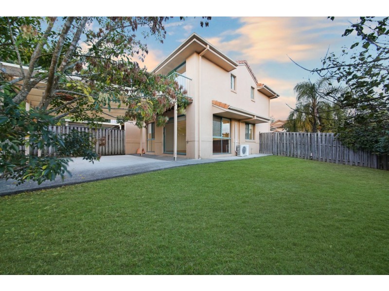 1/121 Greenacre Drive, Parkwood QLD 4214