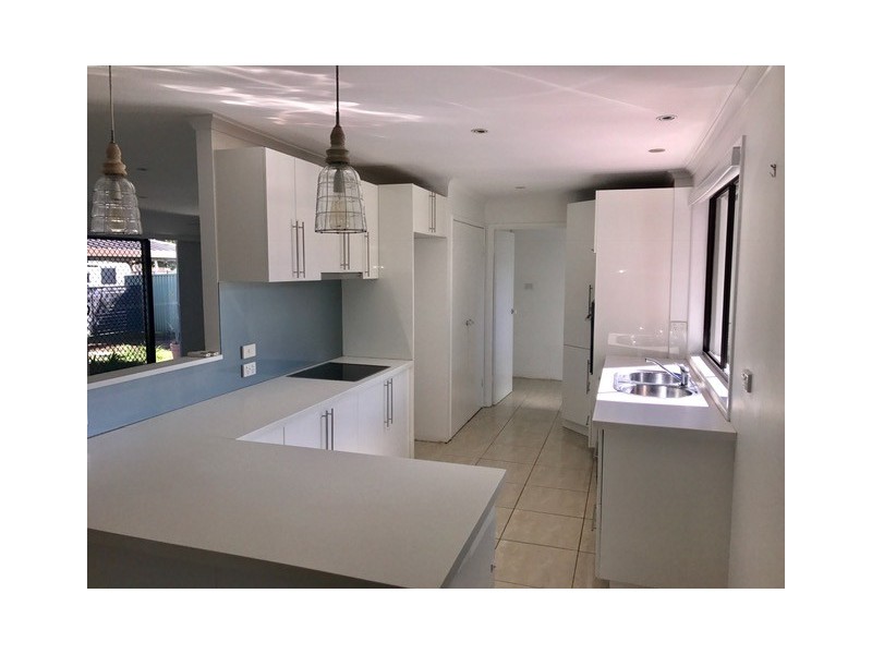 2 Karratha Court, Mermaid Waters QLD 4218