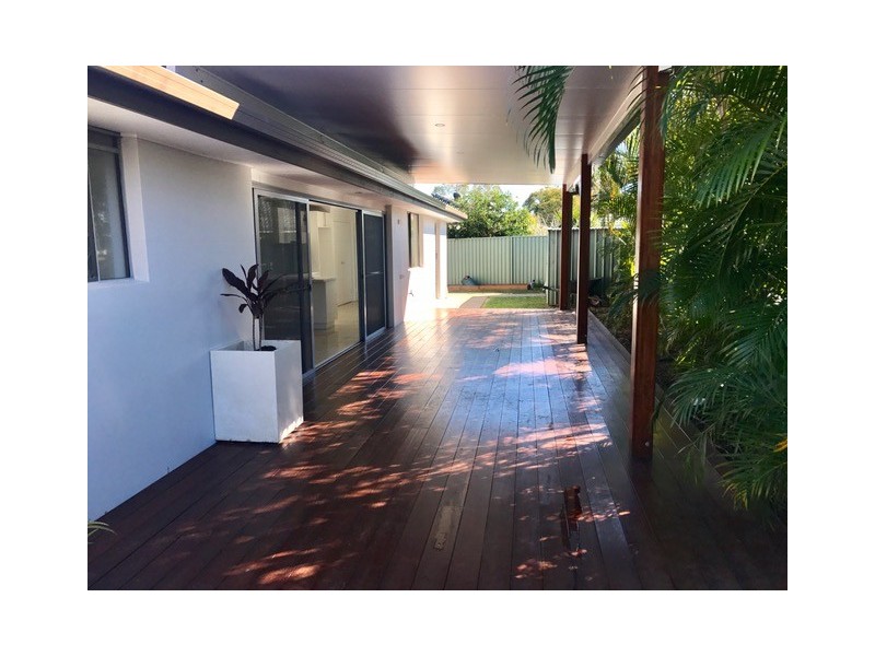 2 Karratha Court, Mermaid Waters QLD 4218