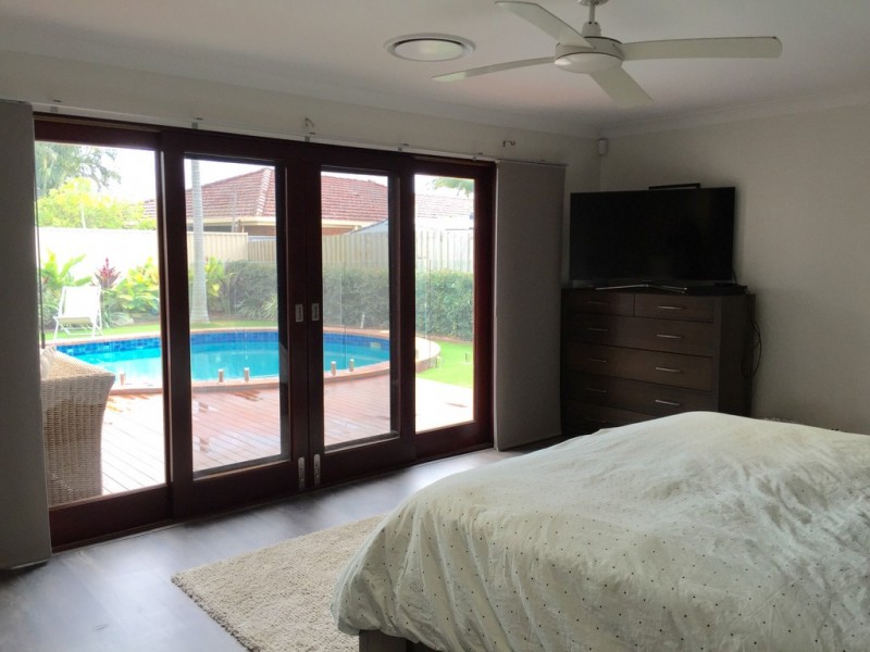59 Barrier Reef Drive, Mermaid Waters QLD 4218