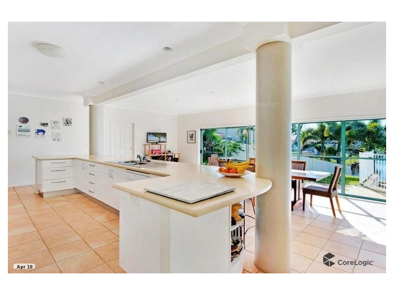 31 Montevideo Drive, Clear Island Waters QLD 4226