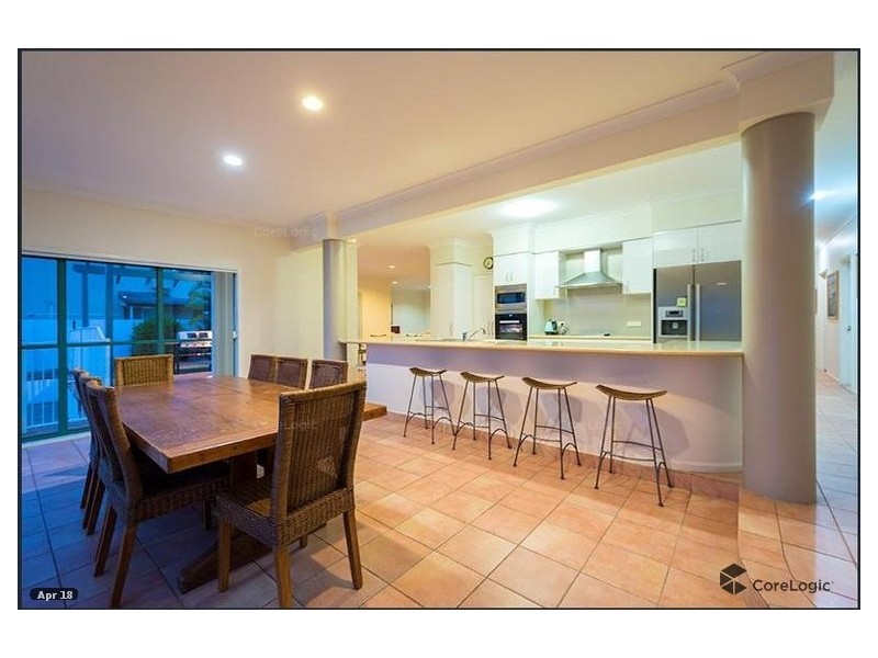 31 Montevideo Drive, Clear Island Waters QLD 4226