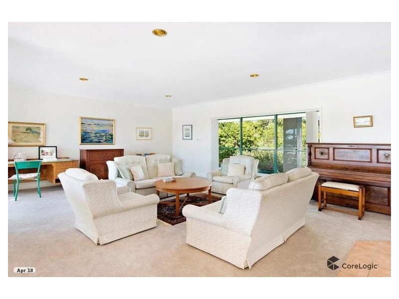 31 Montevideo Drive, Clear Island Waters QLD 4226