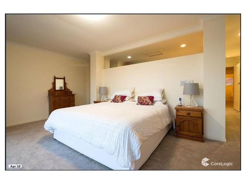 31 Montevideo Drive, Clear Island Waters QLD 4226
