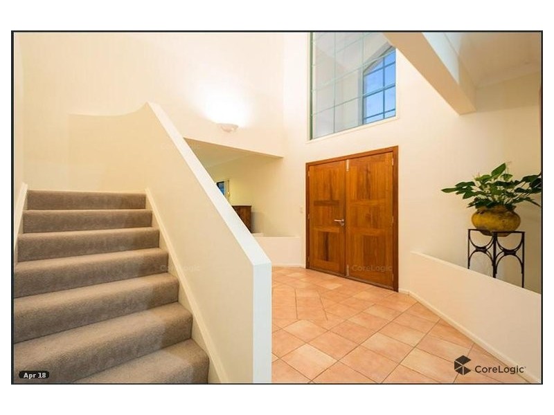 31 Montevideo Drive, Clear Island Waters QLD 4226