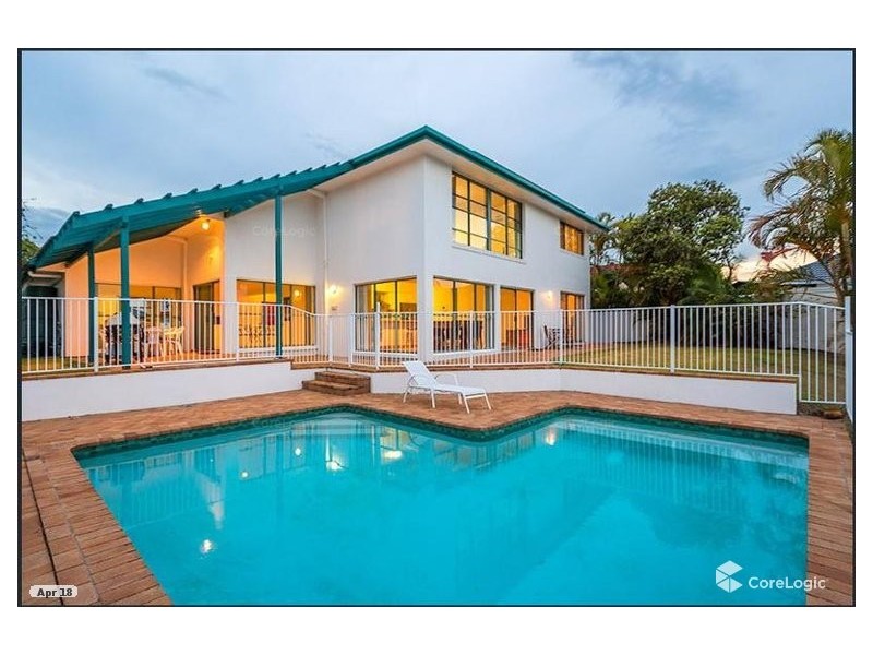 31 Montevideo Drive, Clear Island Waters QLD 4226