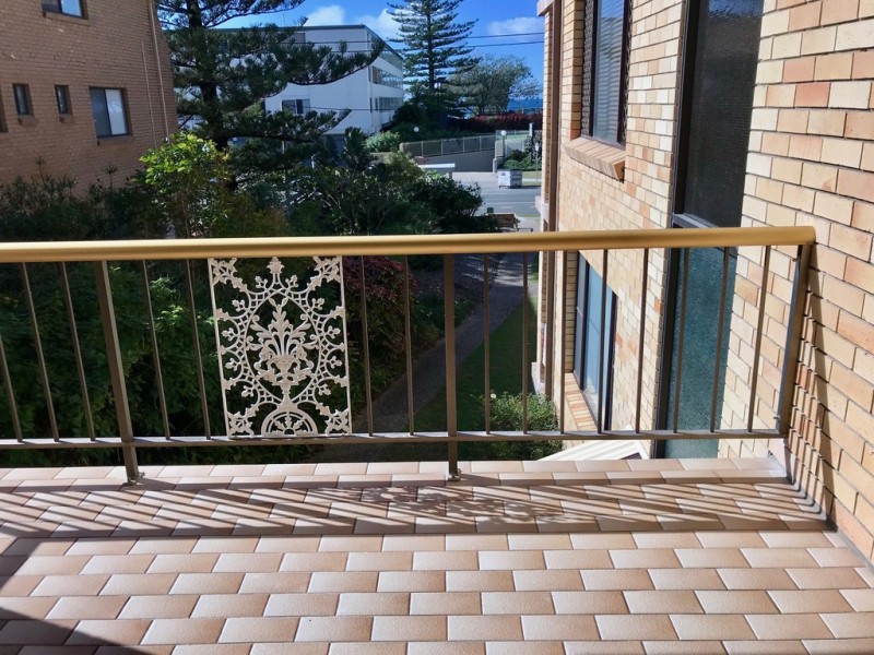 8/137 Old Burleigh Road, Broadbeach QLD 4218