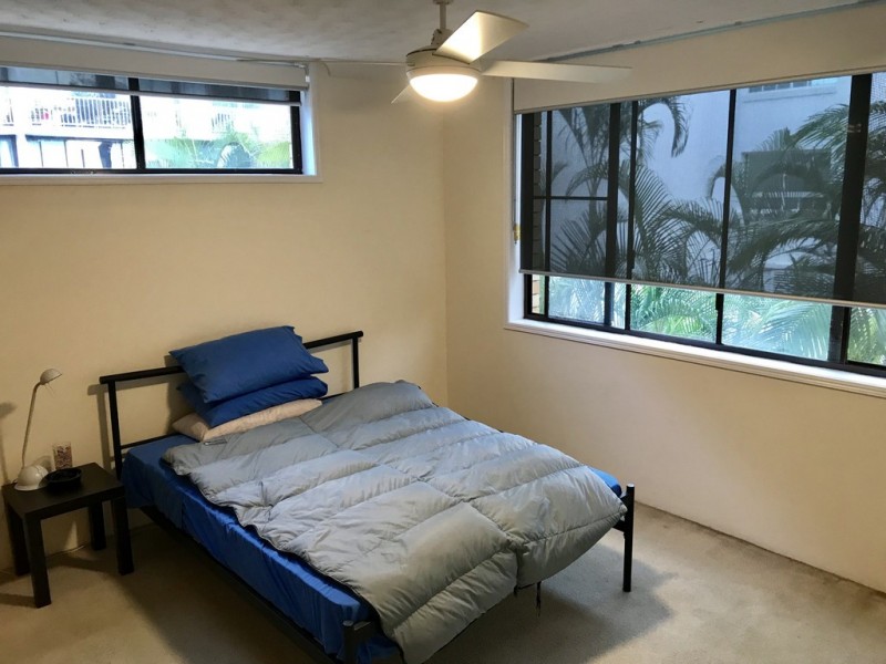 8/137 Old Burleigh Road, Broadbeach QLD 4218