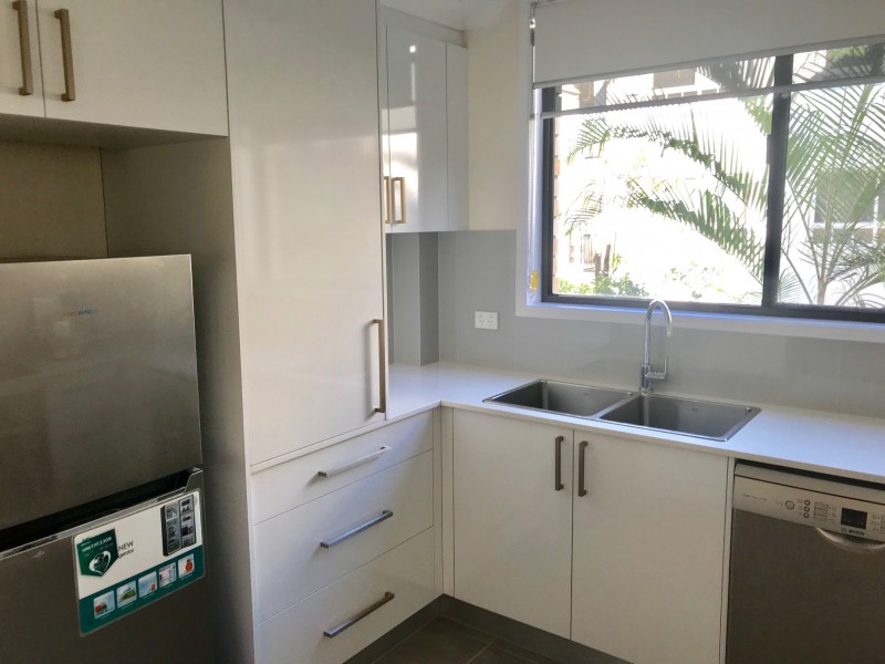 8/137 Old Burleigh Road, Broadbeach QLD 4218