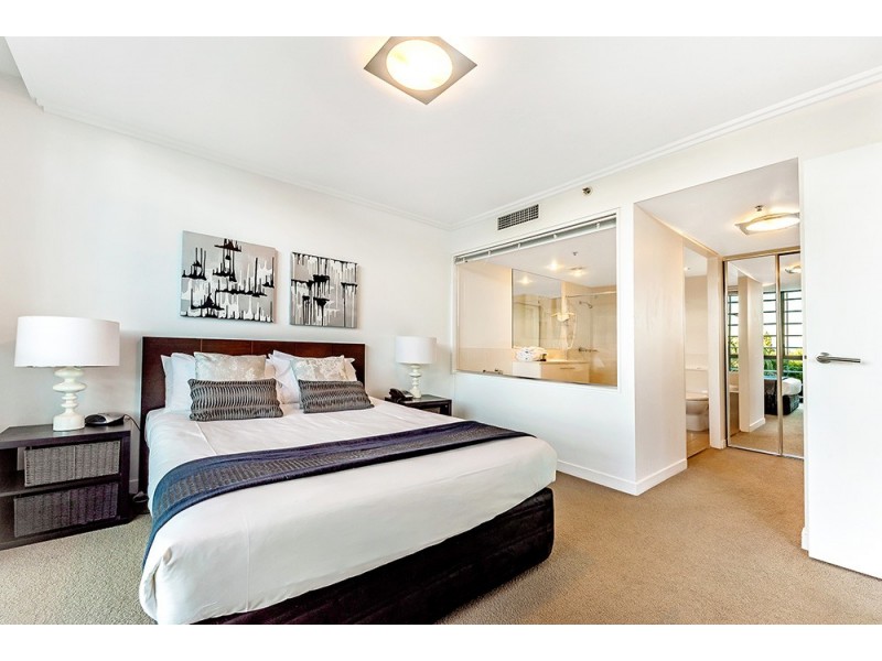 2220 ‘Freshwater Point’ 33 TE Peters Drive, Broadbeach Waters QLD 4218