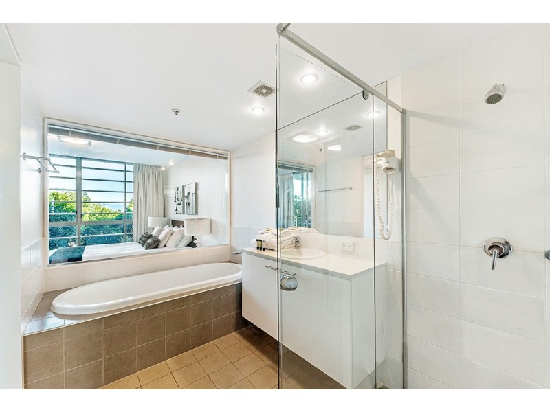 2220 ‘Freshwater Point’ 33 TE Peters Drive, Broadbeach Waters QLD 4218