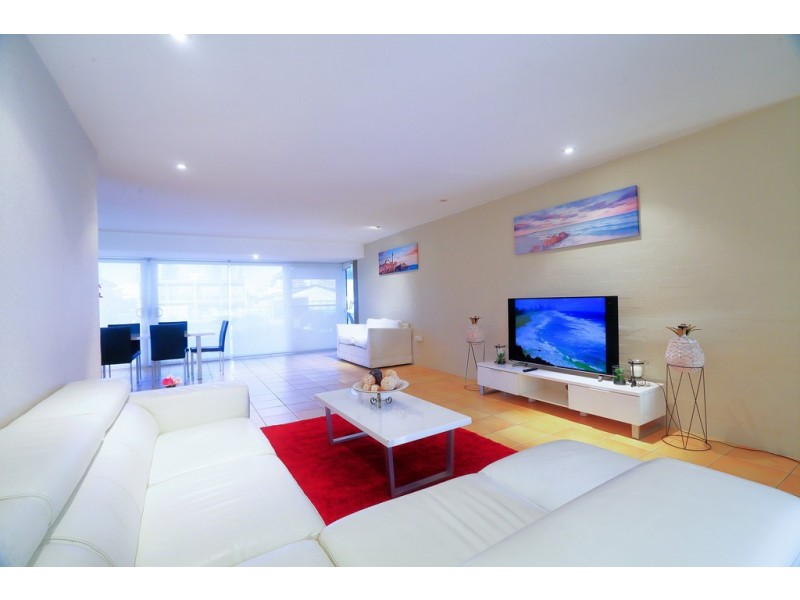 6 Flamingo Key, Broadbeach Waters QLD 4218