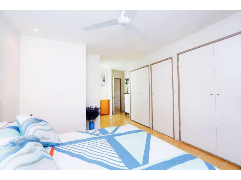 6 Flamingo Key, Broadbeach Waters QLD 4218