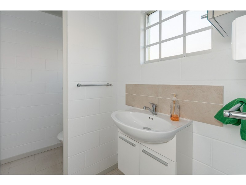 2/19 Dominions Road, Ashmore QLD 4214