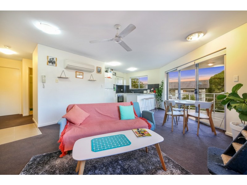 Unit 8, 21-23 Middle Street, Labrador QLD 4215