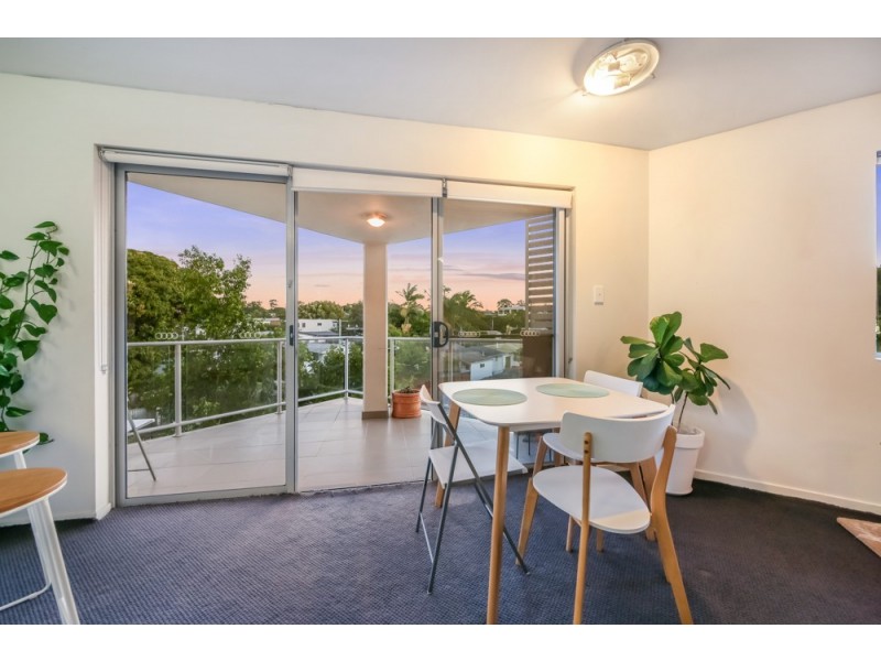 Unit 8, 21-23 Middle Street, Labrador QLD 4215