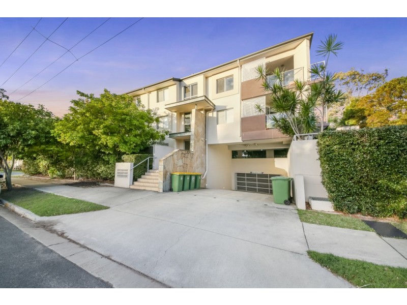 Unit 8, 21-23 Middle Street, Labrador QLD 4215