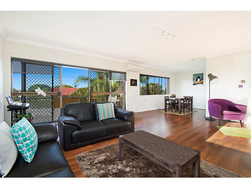 4/1 Angie Court, Mermaid Waters QLD 4218