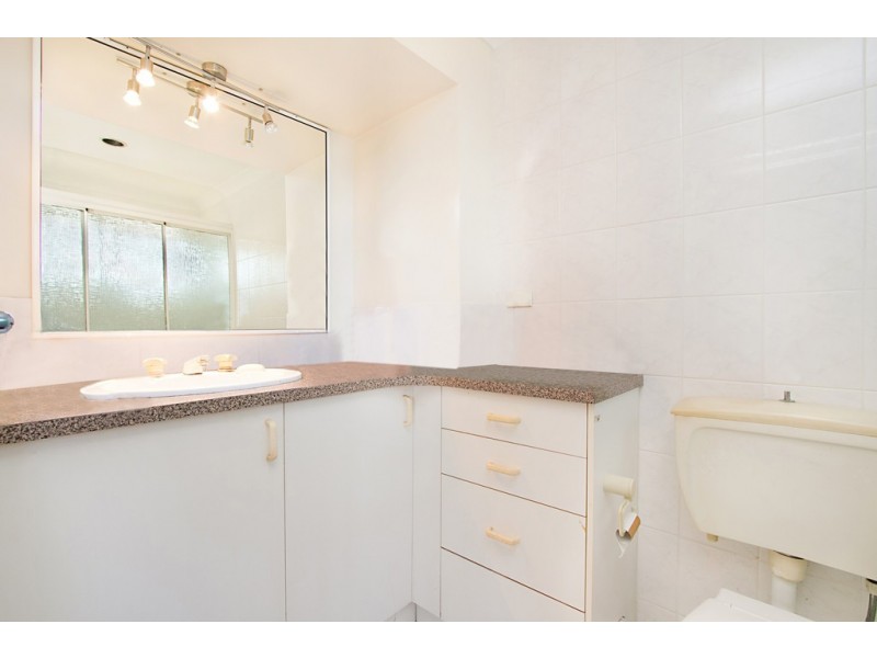 4/1 Angie Court, Mermaid Waters QLD 4218