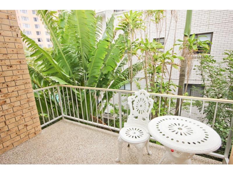 3/17 Federation Avenue, Broadbeach QLD 4218