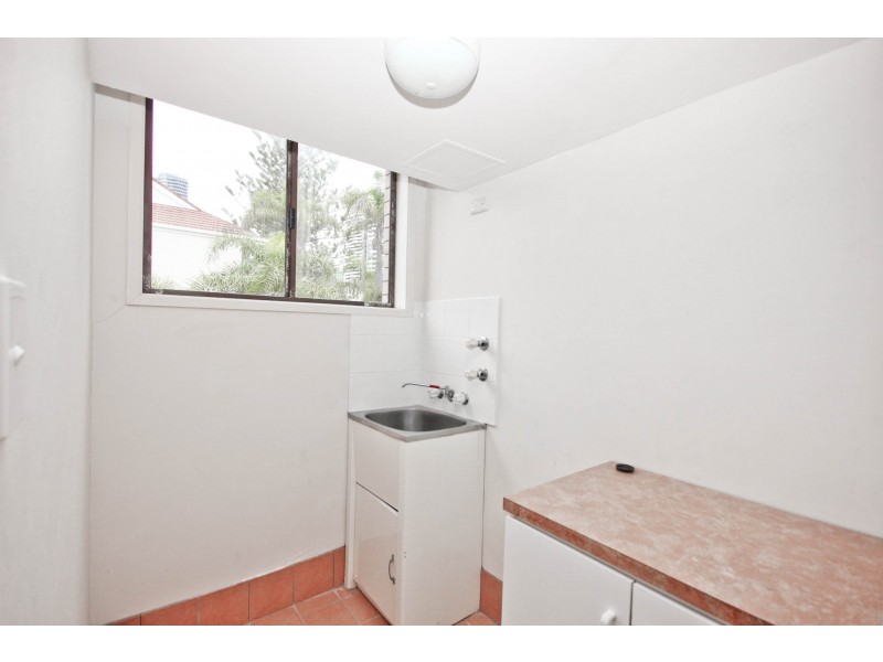 3/17 Federation Avenue, Broadbeach QLD 4218