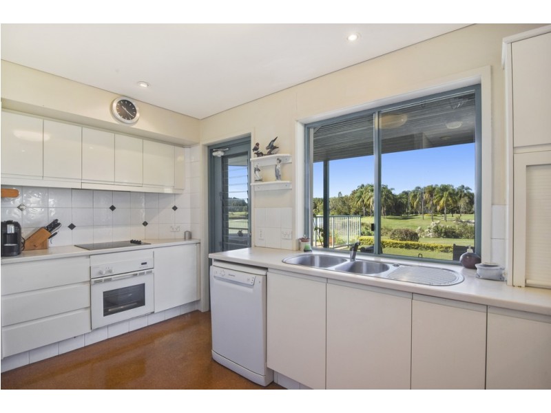 6 Meadowview Drive, Carrara QLD 4211