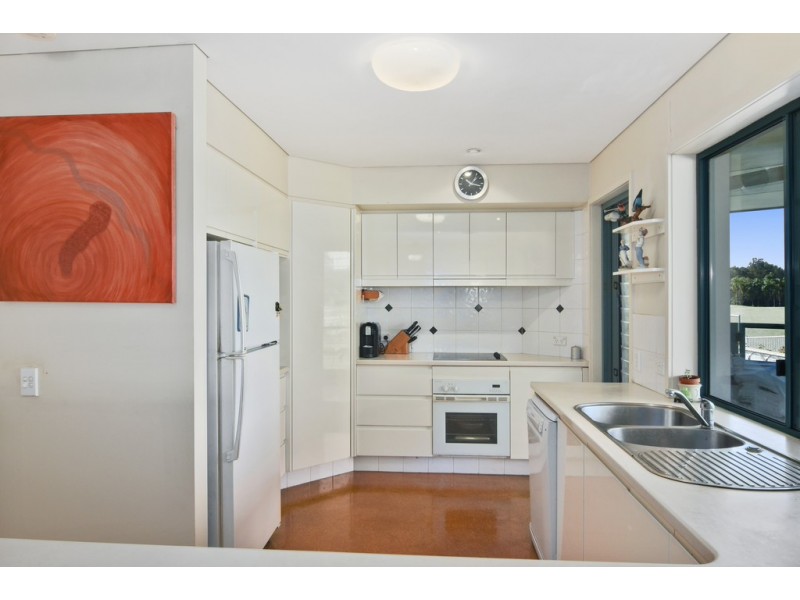 6 Meadowview Drive, Carrara QLD 4211