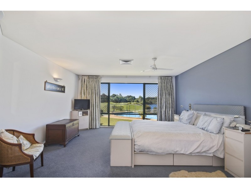 6 Meadowview Drive, Carrara QLD 4211