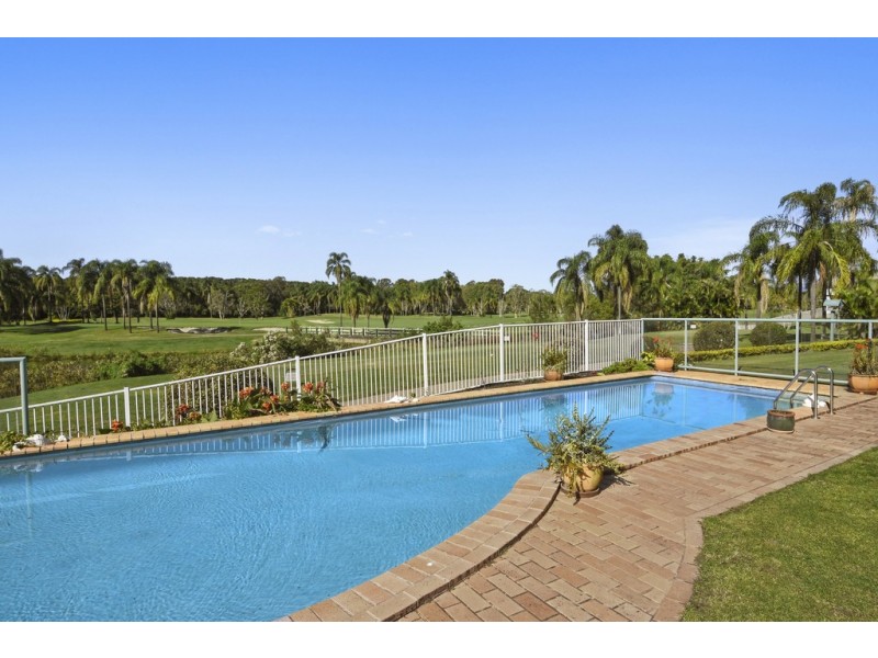 6 Meadowview Drive, Carrara QLD 4211