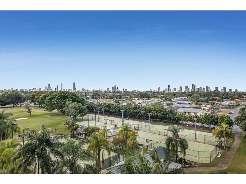 42/11 Fairway Drive, Clear Island Waters QLD 4226