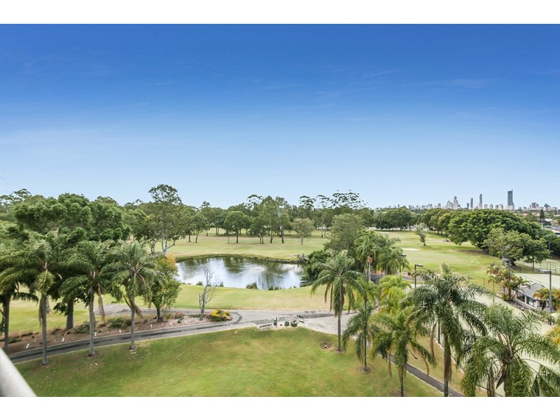 42/11 Fairway Drive, Clear Island Waters QLD 4226