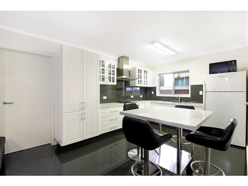 1/125 Old Burleigh Road, Broadbeach QLD 4218