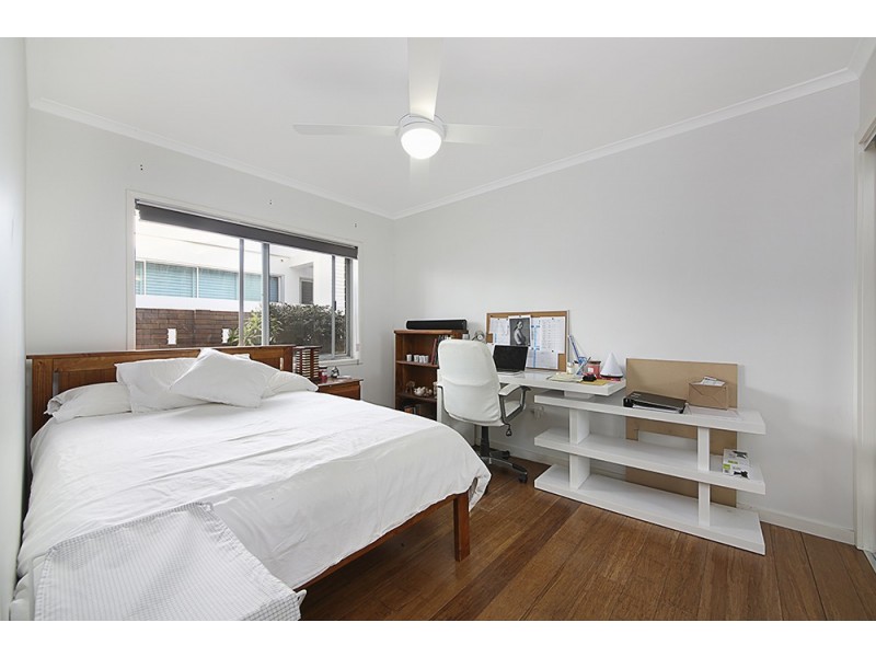 1/125 Old Burleigh Road, Broadbeach QLD 4218