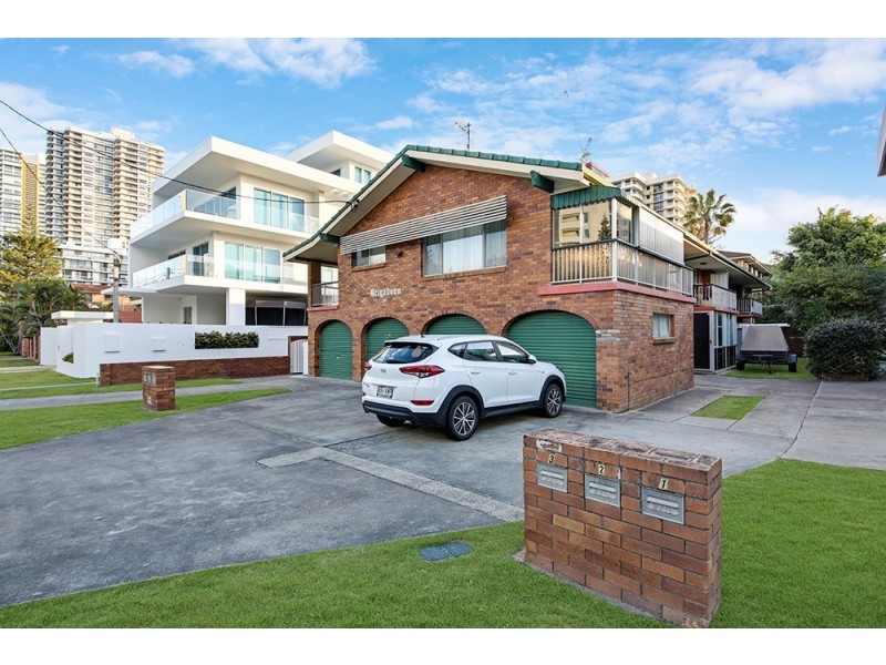 1/125 Old Burleigh Road, Broadbeach QLD 4218