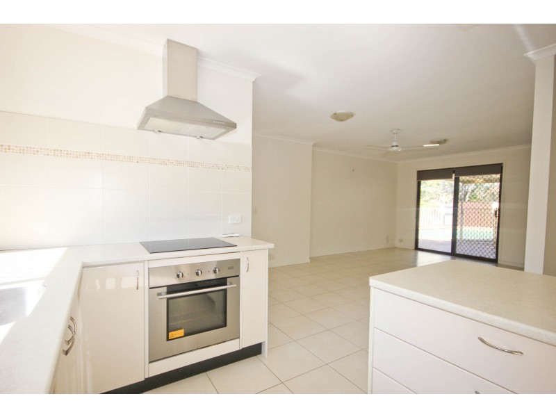 2/66 Botanical Drive, Labrador QLD 4215