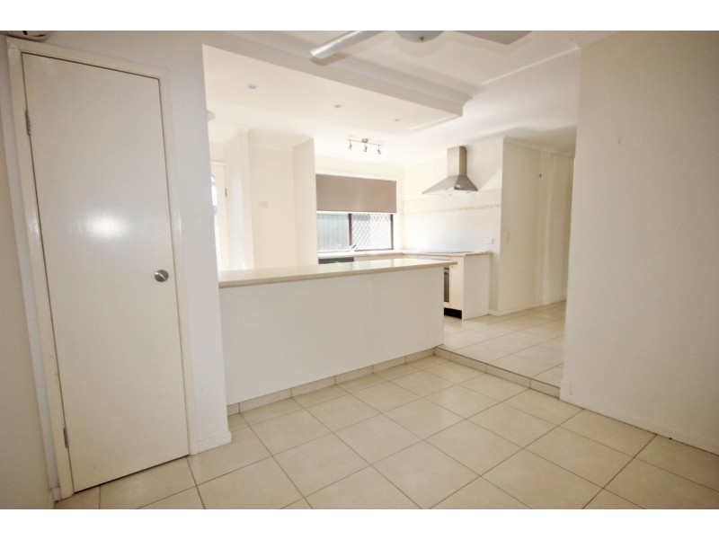 2/66 Botanical Drive, Labrador QLD 4215