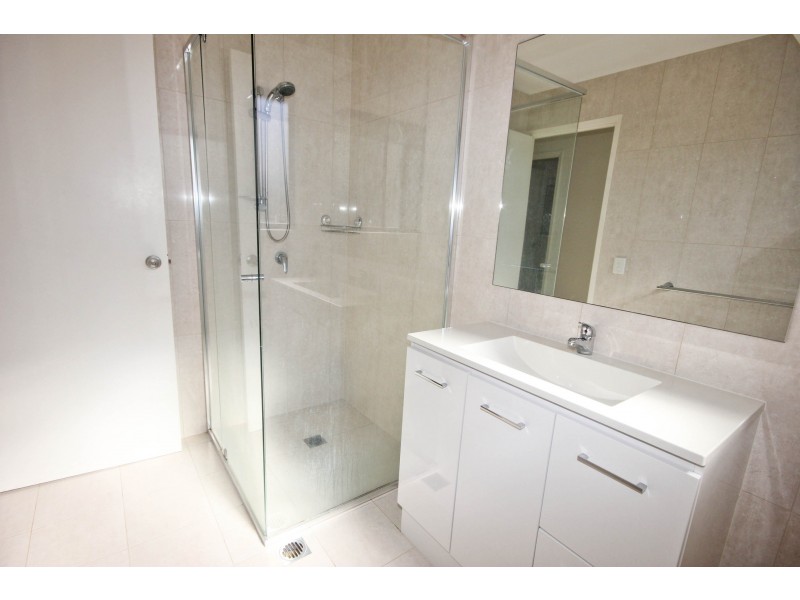 2/66 Botanical Drive, Labrador QLD 4215