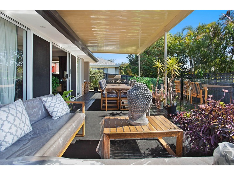 25 Rainbird Close, Burleigh Waters QLD 4220