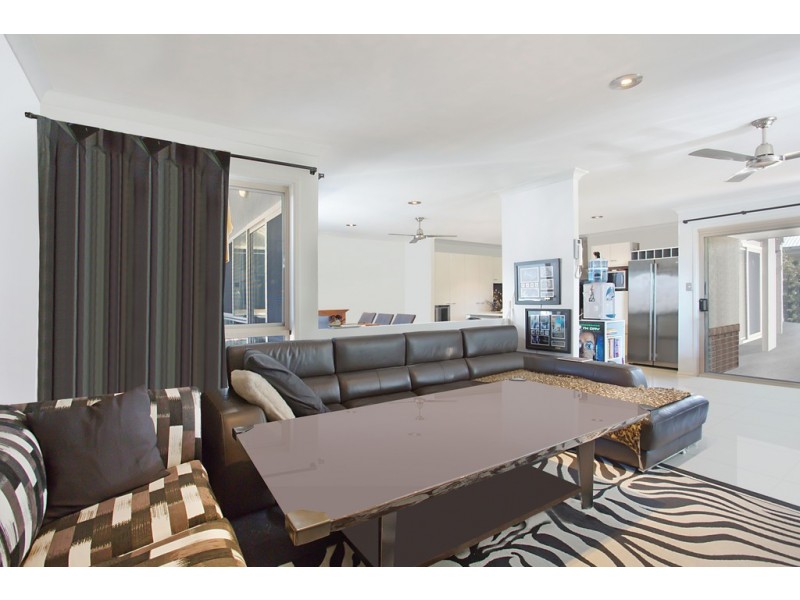25 Rainbird Close, Burleigh Waters QLD 4220