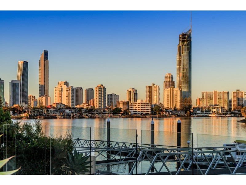 21 The Promenade, Isle Of Capri QLD 4217