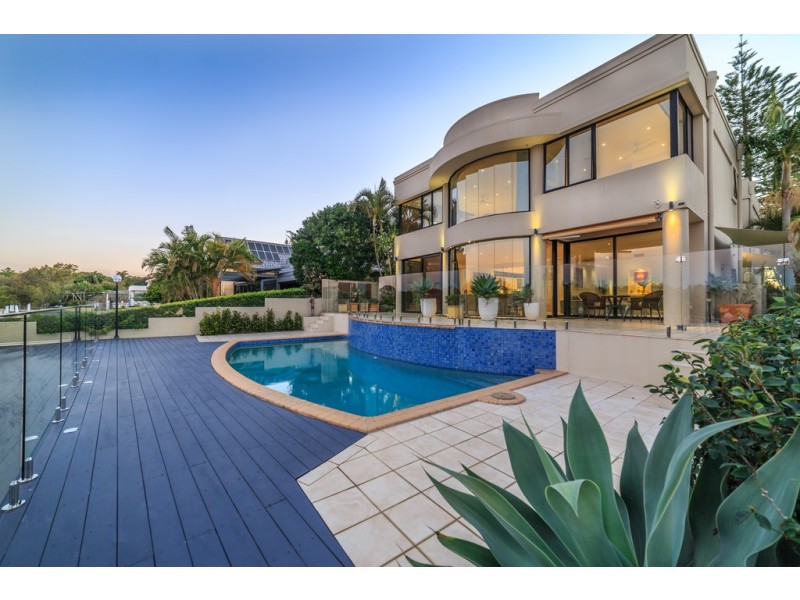 21 The Promenade, Isle Of Capri QLD 4217