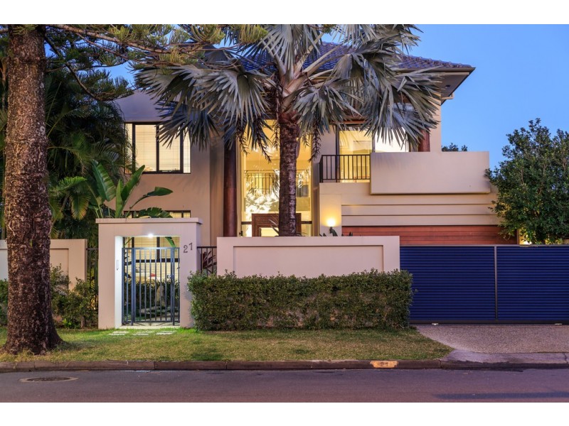 21 The Promenade, Isle Of Capri QLD 4217