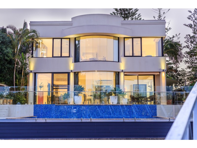 21 The Promenade, Isle Of Capri QLD 4217