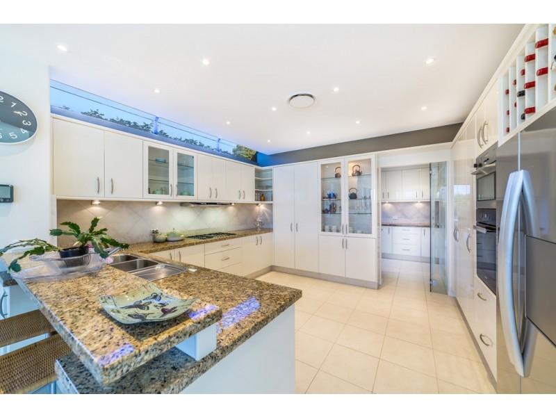 21 The Promenade, Isle Of Capri QLD 4217
