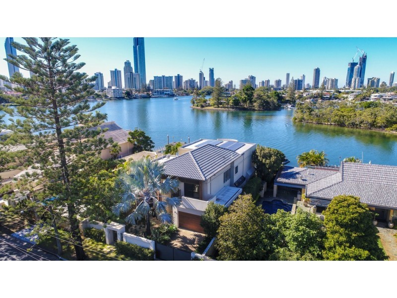 21 The Promenade, Isle Of Capri QLD 4217