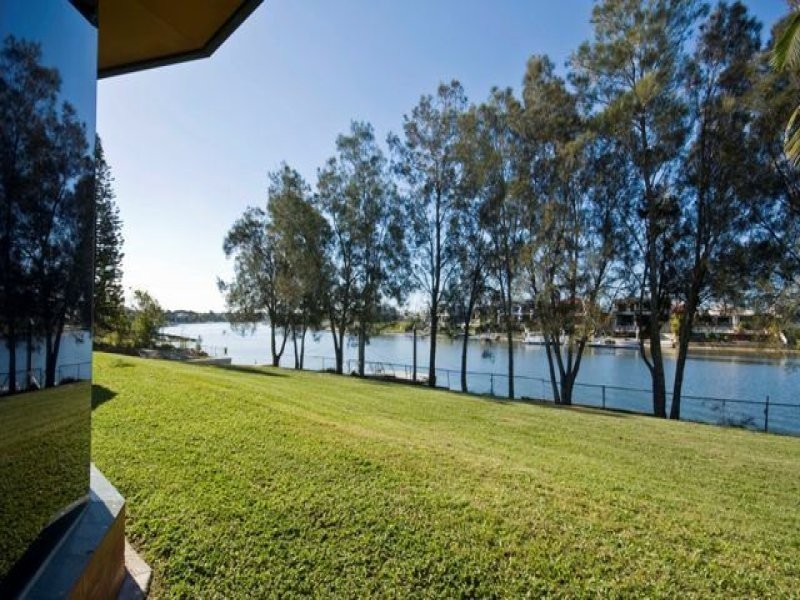 8-14 Riverbend Avenue, Carrara QLD 4211