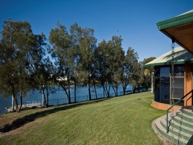 8-14 Riverbend Avenue, Carrara QLD 4211