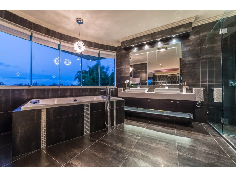 72 Blair Athol Crescent, Sorrento QLD 4217